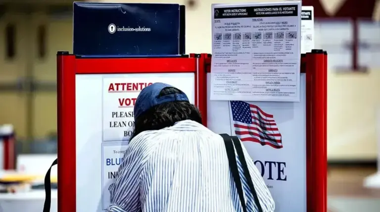 Chicago’s 12-language ballots make elections ‘harder to monitor,’ Illinois GOP chair warns